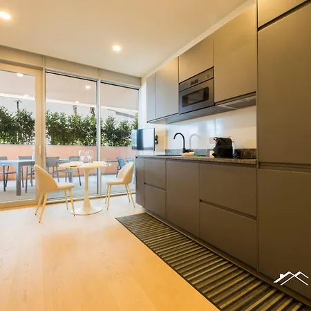 Waterfront Lux 1br Ac Free Parking By Tilo Apartahotel 4*